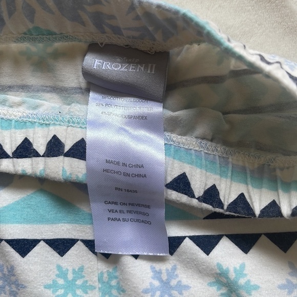 Disney Frozen collection. Girls Elsa 3 piece. Size 5 - Picture 12 of 16